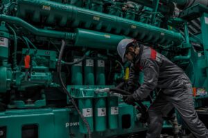 Reparacion y mantenimiento de plantas electricas Cummins de los Andes